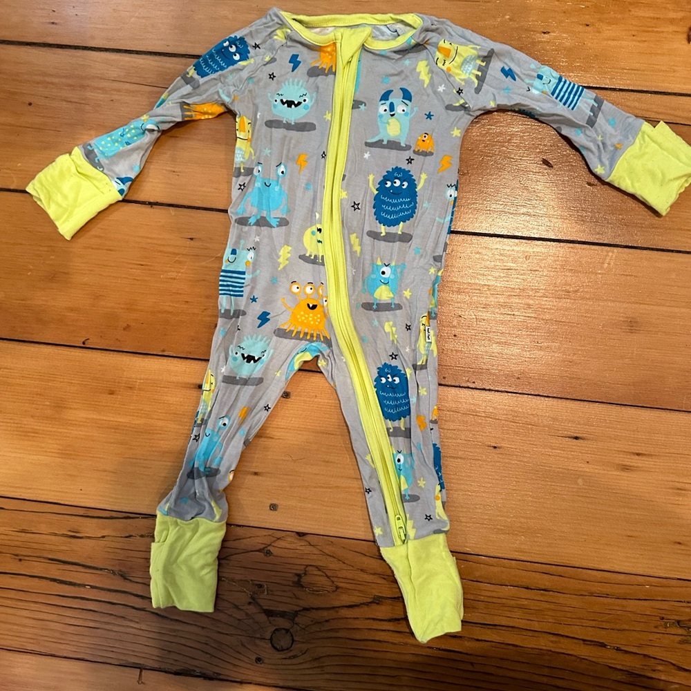 Little sleepies sleeper 0-3 months